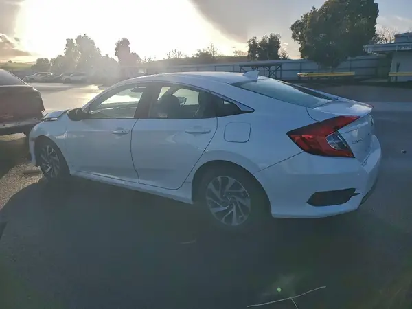 19XFC2F7XJE209045 2018 HONDA CIVIC - Image 2