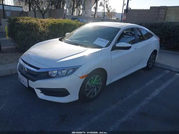 19XFC2F7XJE209093 2018 HONDA CIVIC - Image 2