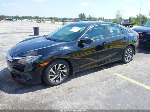 19XFC2F80JE004441 2018 HONDA CIVIC - Image 2