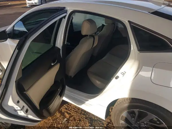 19XFC2F80JE028383 2018 HONDA CIVIC - Image 8
