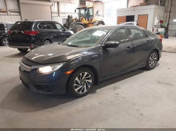 19XFC2F81HE015555 2017 HONDA CIVIC - Image 2