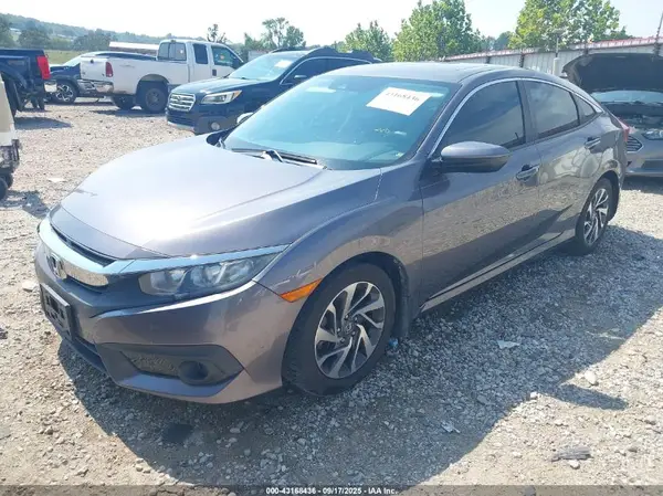19XFC2F81JE026271 2018 HONDA CIVIC - Image 2