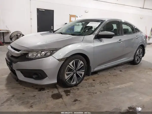 19XFC2F81JE034807 2018 HONDA CIVIC - Image 2