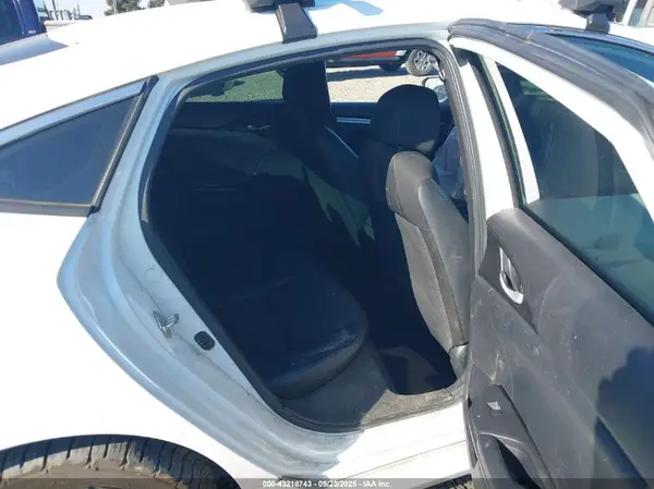 19XFC2F81KE210580 2019 HONDA CIVIC - Image 8