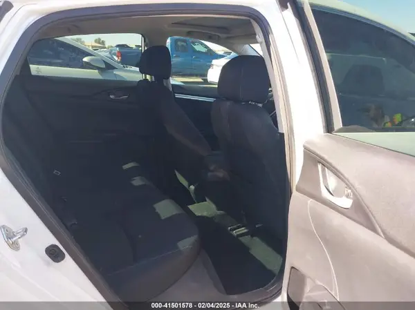 19XFC2F82JE004215 2018 HONDA CIVIC - Image 8