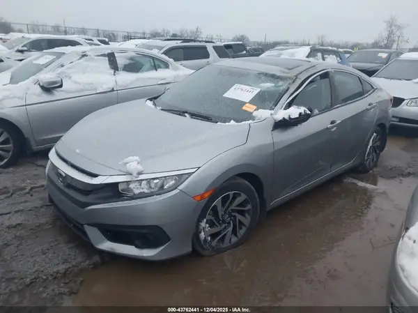 19XFC2F82JE031219 2018 HONDA CIVIC - Image 2