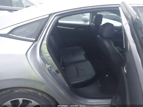 19XFC2F82JE031219 2018 HONDA CIVIC - Image 8