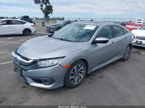 19XFC2F82JE202521 2018 HONDA CIVIC - Image 2