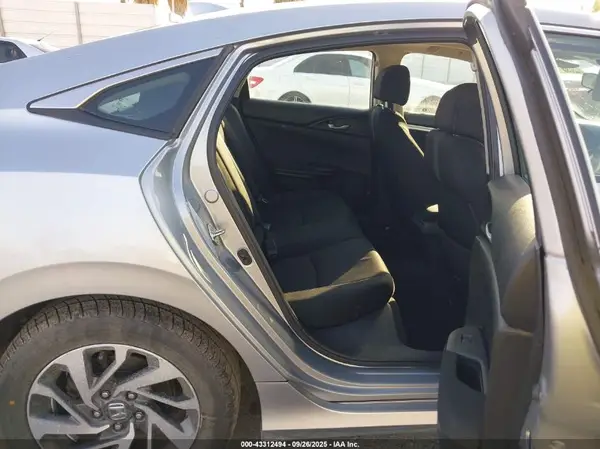 19XFC2F82JE202521 2018 HONDA CIVIC - Image 8