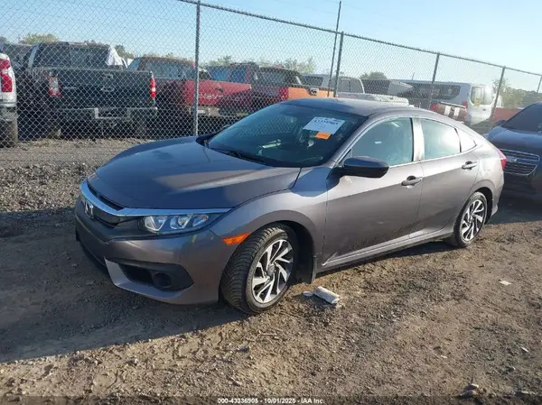 19XFC2F83JE026269 2018 HONDA CIVIC - Image 2