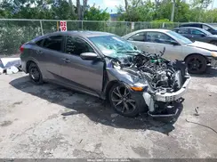 19XFC2F83KE013099 2019 HONDA CIVIC