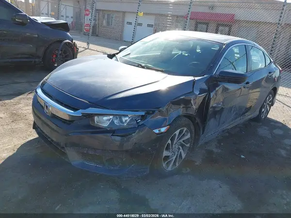 19XFC2F84GE090961 2016 HONDA CIVIC - Image 2