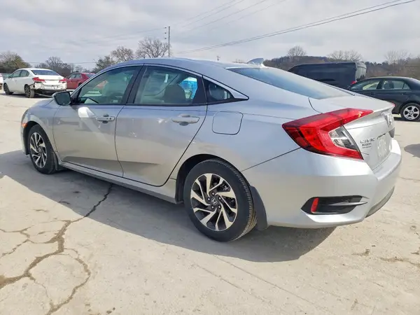 19XFC2F85JE031215 2018 HONDA CIVIC - Image 2