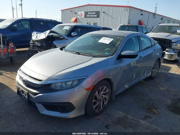 19XFC2F86JE044054 2018 HONDA CIVIC - Image 2