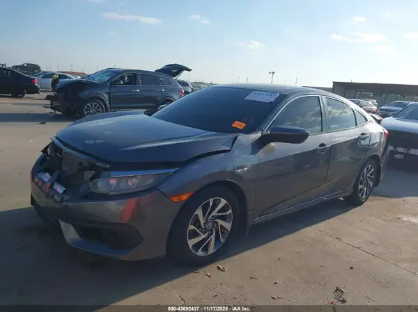 19XFC2F87JE003125 2018 HONDA CIVIC - Image 2