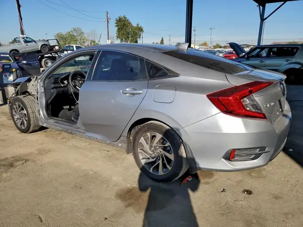 19XFC2F88JE034805 2018 HONDA CIVIC - Image 2
