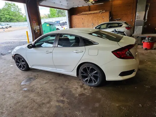 19XFC2F88KE201486 2019 HONDA CIVIC - Image 2