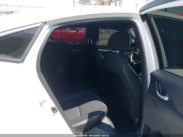 19XFC2F88KE203559 2019 HONDA CIVIC - Image 8