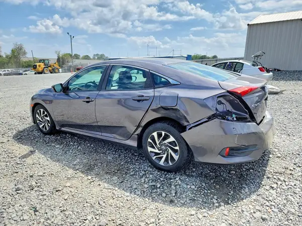 19XFC2F89GE031825 2016 HONDA CIVIC - Image 2