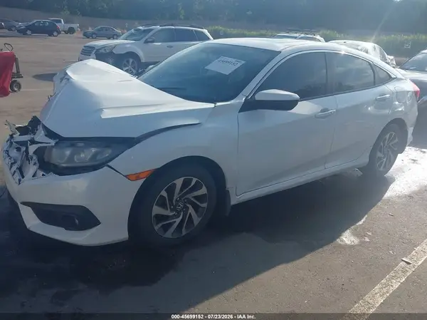 19XFC2F89JE017379 2018 HONDA CIVIC - Image 2