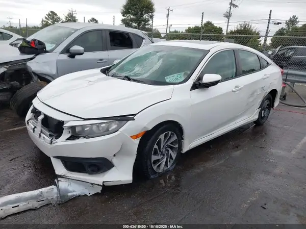 19XFC2F89JE208333 2018 HONDA CIVIC - Image 2