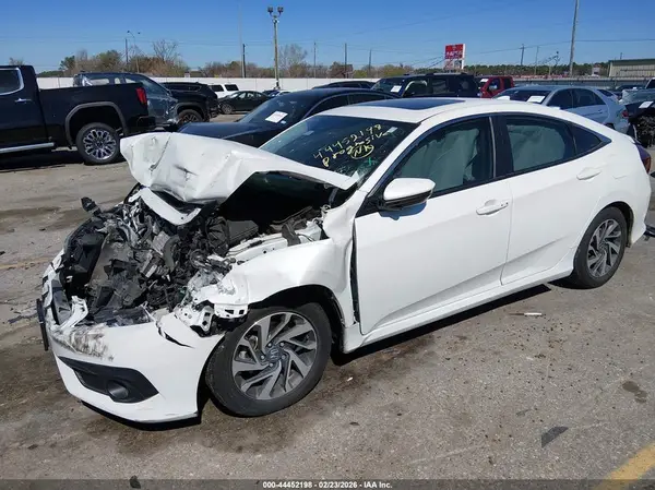 19XFC2F8XJE013356 2018 HONDA CIVIC - Image 2
