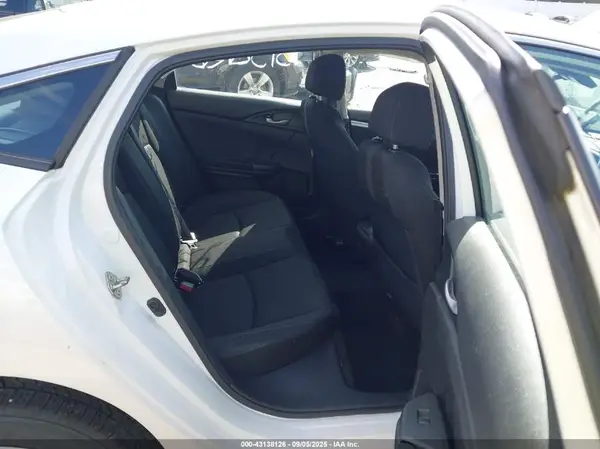 19XFC2F8XJE024664 2018 HONDA CIVIC - Image 8
