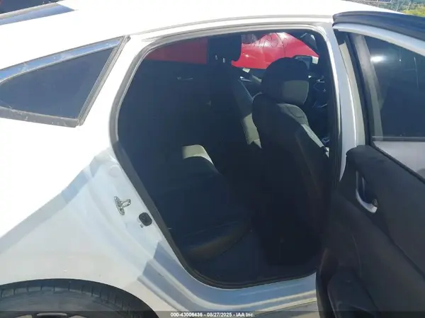 19XFC2F8XKE026657 2019 HONDA CIVIC - Image 8