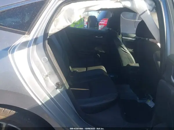 19XFC2F8XKE211212 2019 HONDA CIVIC - Image 8
