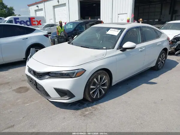 19XFL1H7XRE033245 2024 HONDA CIVIC - Image 2