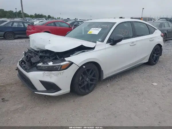19XFL2H81RE031768 2024 HONDA CIVIC - Image 2