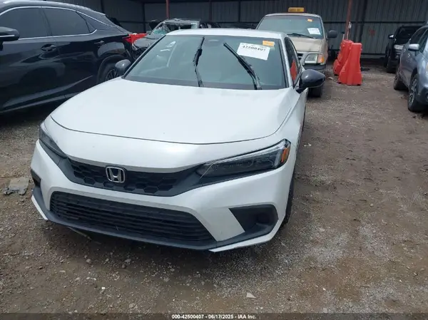 19XFL2H85RE011538 2024 HONDA CIVIC - Image 2