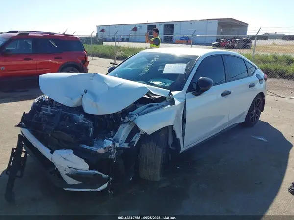 19XFL2H85RE020594 2024 HONDA CIVIC - Image 2