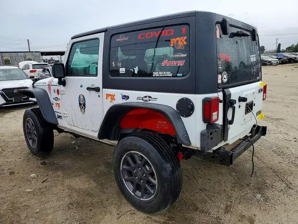 1C4BJWCG1HL703912 2017 JEEP WRANGLER - Image 2