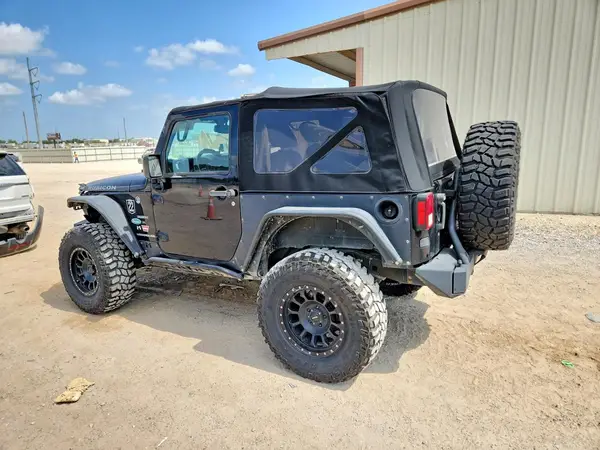 1C4BJWCG9HL508950 2017 JEEP WRANGLER - Image 2