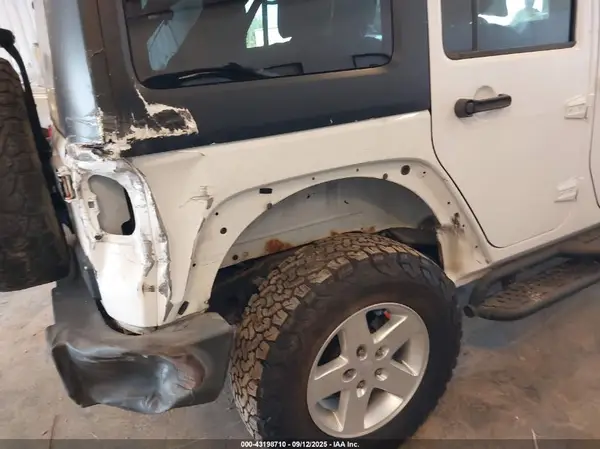 2016 JEEP WRANGLER auction photo 6