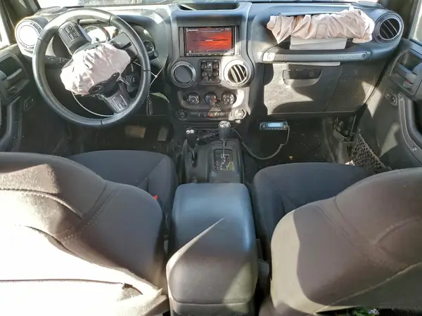 1C4BJWDG3HL630475 2017 JEEP WRANGLER - Image 8