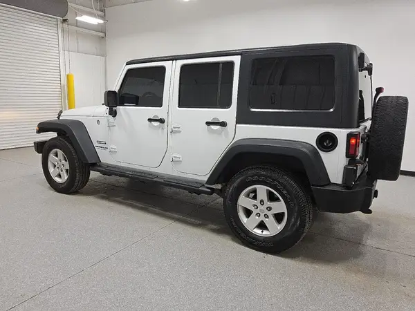 1C4BJWDG3HL663959 2017 JEEP WRANGLER - Image 2