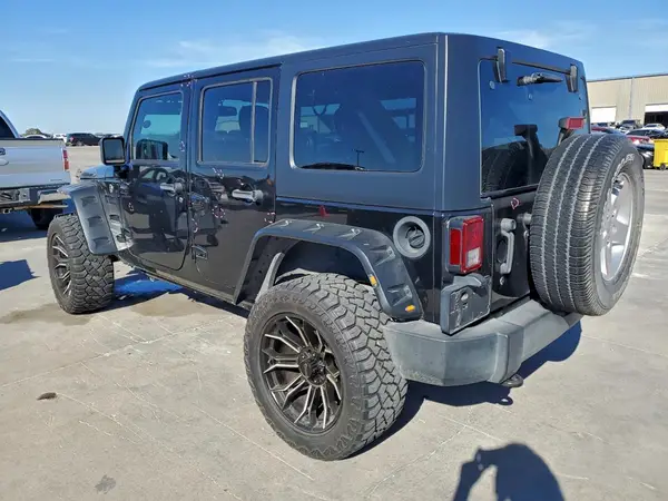 1C4BJWDG3HL696833 2017 JEEP WRANGLER - Image 2