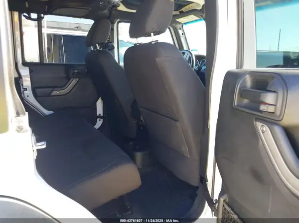 1C4BJWDG5HL684635 2017 JEEP WRANGLER - Image 8