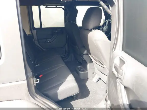 1C4BJWDG8HL586490 2017 JEEP WRANGLER - Image 8