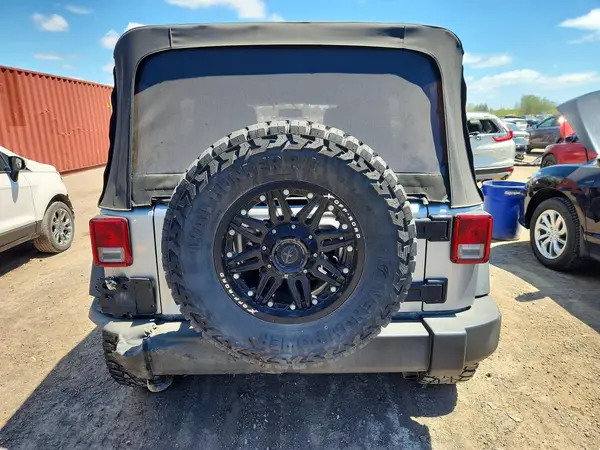 2016 JEEP WRANGLER auction photo 6