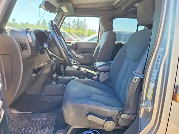 2016 JEEP WRANGLER auction photo 7