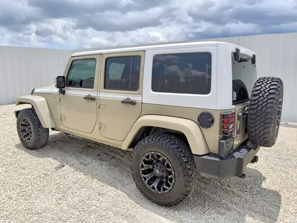 1C4BJWEG3HL685846 2017 JEEP WRANGLER - Image 2