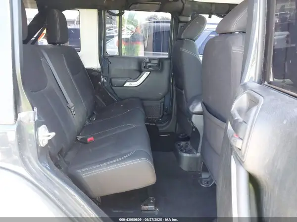 1C4BJWFG4HL703527 2017 JEEP WRANGLER - Image 8