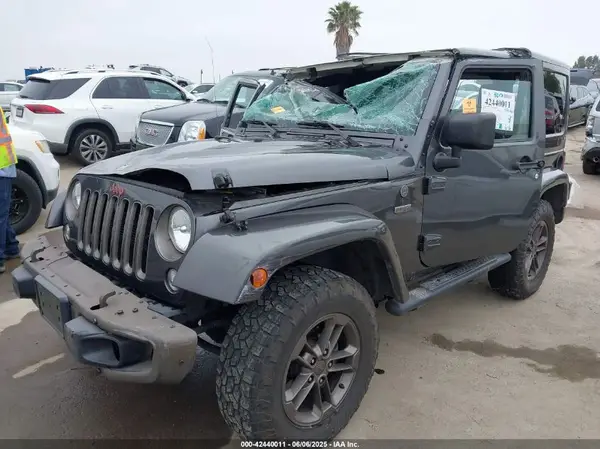 1C4GJWBG5HL524067 2017 JEEP WRANGLER - Image 2
