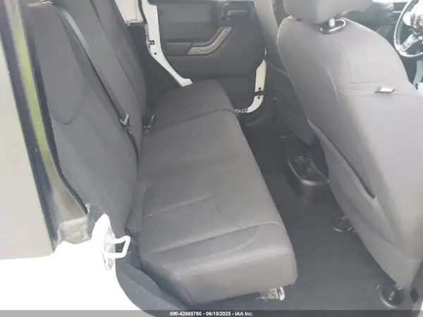 1C4HJWDG1HL703529 2017 JEEP WRANGLER - Image 8