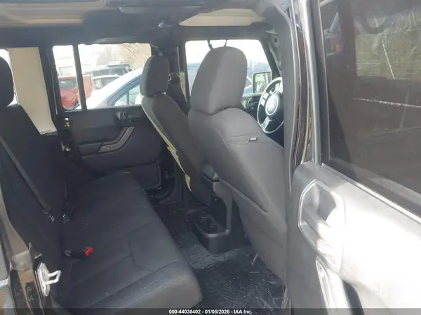 1C4HJWDG3HL737827 2017 JEEP WRANGLER - Image 8