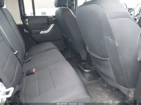 1C4HJWEG4GL301033 2016 JEEP WRANGLER - Image 8