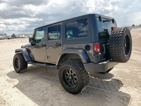 1C4HJWEG8HL596364 2017 JEEP WRANGLER - Image 2